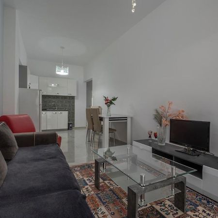 Kosmos Service Apartment City Center 3 With Additional Cost Parking 塞萨洛尼基 外观 照片