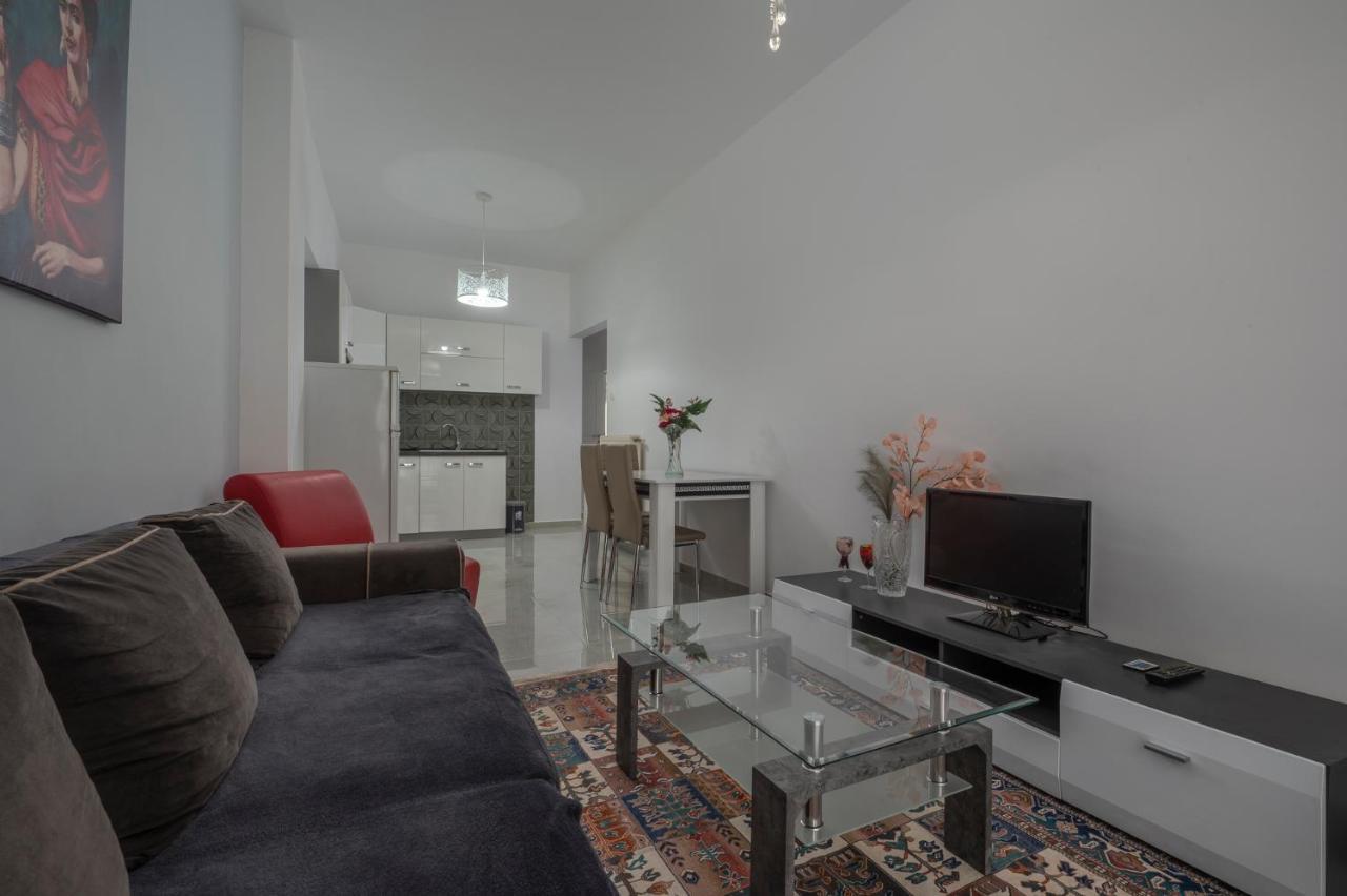 Kosmos Service Apartment City Center 3 With Additional Cost Parking 塞萨洛尼基 外观 照片